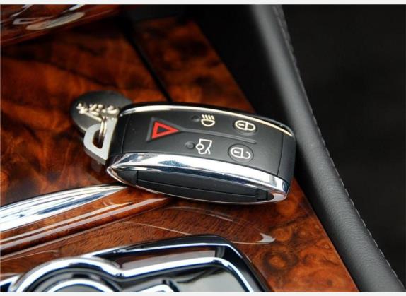 捷豹XK 2009款 XKR 5.0L V8机械增压敞篷跑车 其他细节类   钥匙