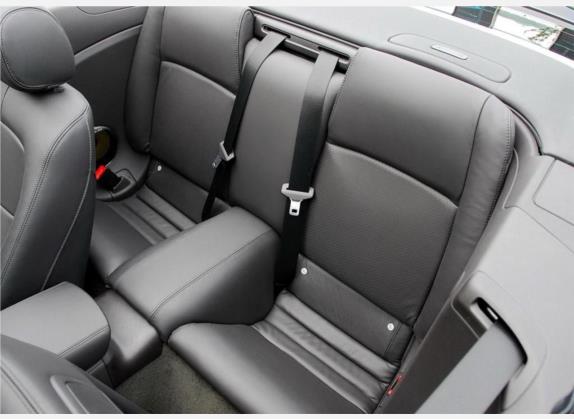 捷豹XK 2009款 XKR 5.0L V8机械增压敞篷跑车 车厢座椅   后排空间