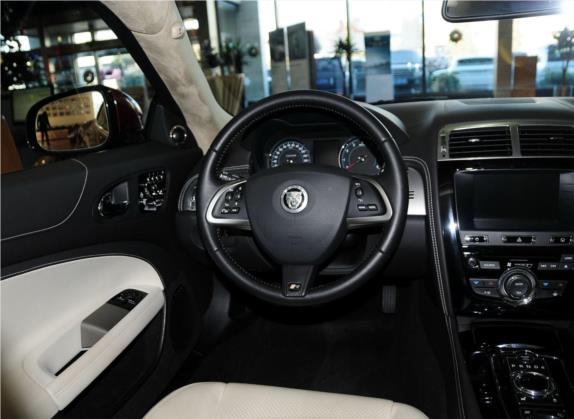捷豹XK 2012款 XKR 5.0L 机械增压敞篷版 中控类   驾驶位