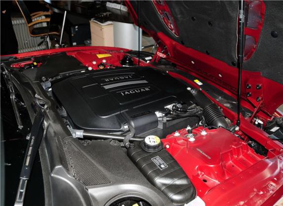 捷豹XK 2012款 XKR 5.0L 机械增压敞篷版 其他细节类   发动机舱