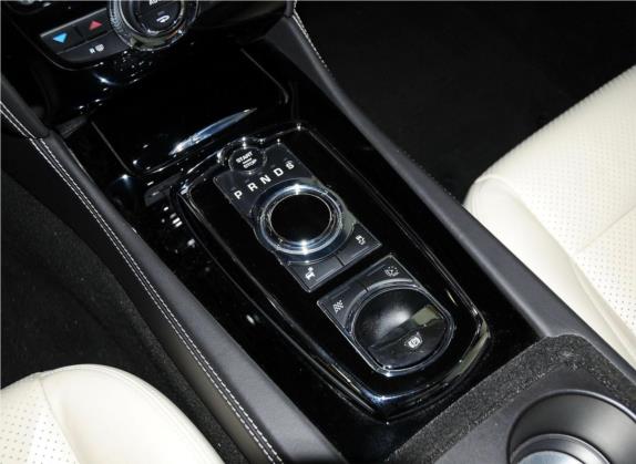 捷豹XK 2012款 XKR 5.0L 机械增压敞篷版 中控类   挡把