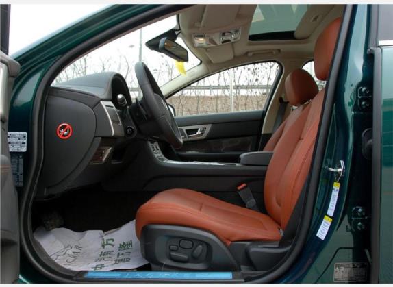 捷豹XF 2009款 XF 4.2 SV8机械增压版 车厢座椅   前排空间