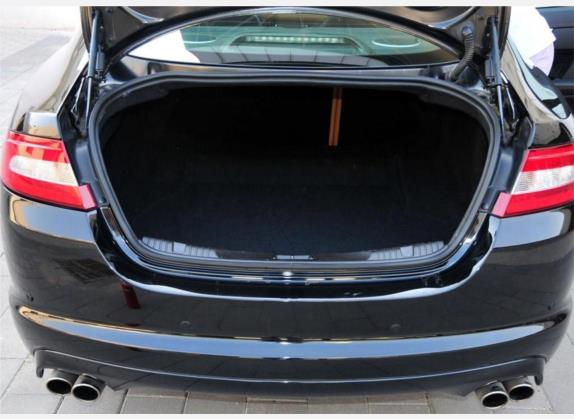 捷豹XF 2009款 XFR 5.0L V8机械增压版 车厢座椅   后备厢