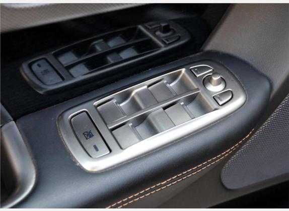 捷豹XF 2009款 XFR 5.0L V8机械增压版 车厢座椅   门窗控制