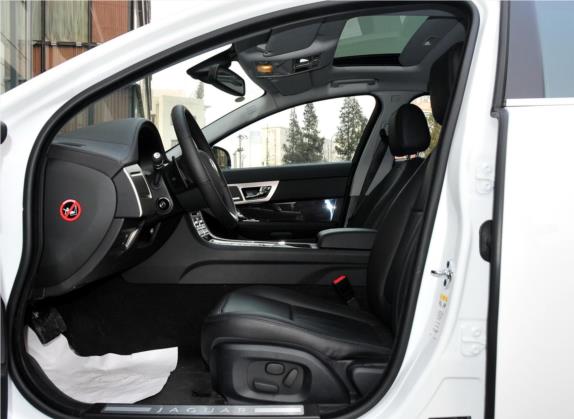 捷豹XF 2009款 XF 3.0L V6豪华版 车厢座椅   前排空间