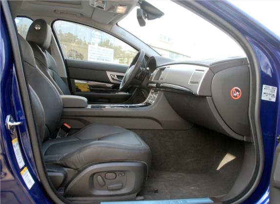 捷豹XF 2011款 XF 3.0 V6 75周年纪念版 车厢座椅   前排空间