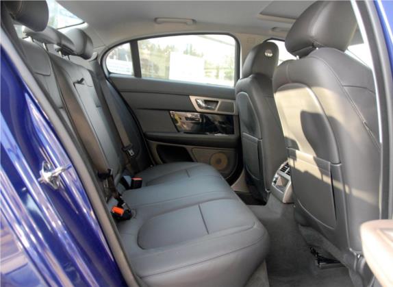 捷豹XF 2011款 XF 3.0 V6 75周年纪念版 车厢座椅   后排空间