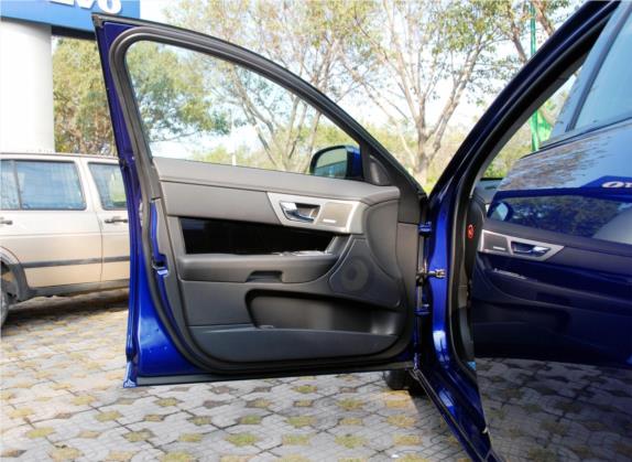 捷豹XF 2011款 XF 3.0 V6 75周年纪念版 车厢座椅   前门板