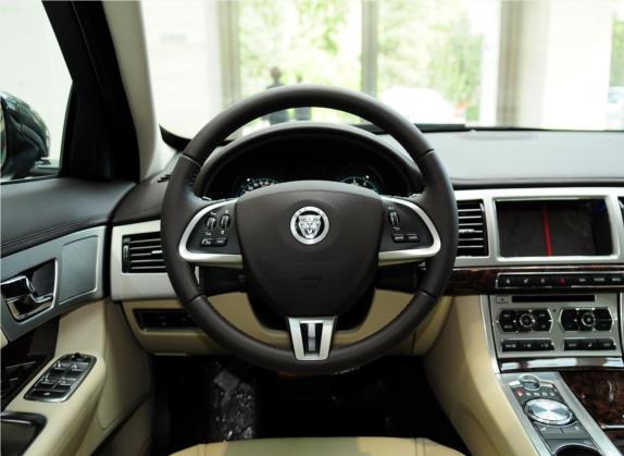 捷豹XF 2012款 XF 3.0L V6豪华版 中控类   驾驶位