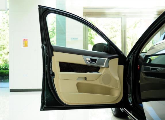 捷豹XF 2012款 XF 3.0L V6豪华版 车厢座椅   前门板