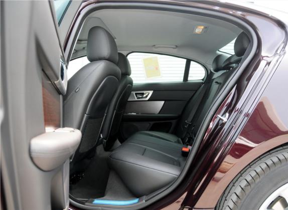 捷豹XF 2012款 XF 3.0L V6伦敦限量版 车厢座椅   后排空间