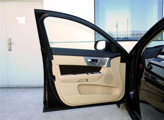 捷豹XF 2013款 XF 2.0T 风华版 车厢座椅   前门板