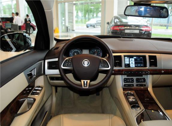 捷豹XF 2013款 XF 2.0T 豪华版 中控类   驾驶位