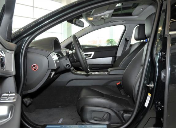 捷豹XF 2013款 XF 3.0 SC 风华版 车厢座椅   前排空间