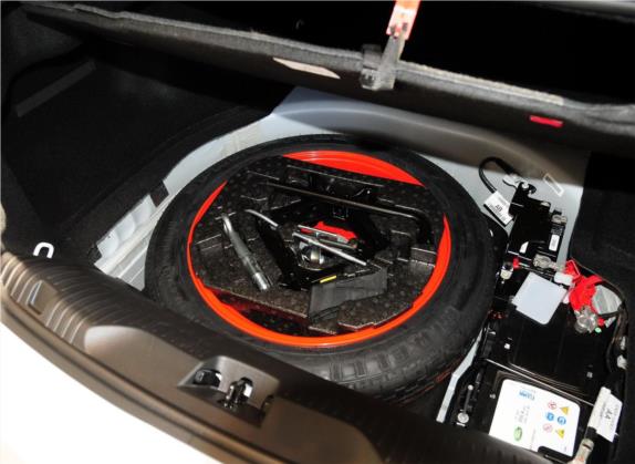 捷豹XF 2014款 XF 3.0 SC Sport Club限量版 其他细节类   备胎