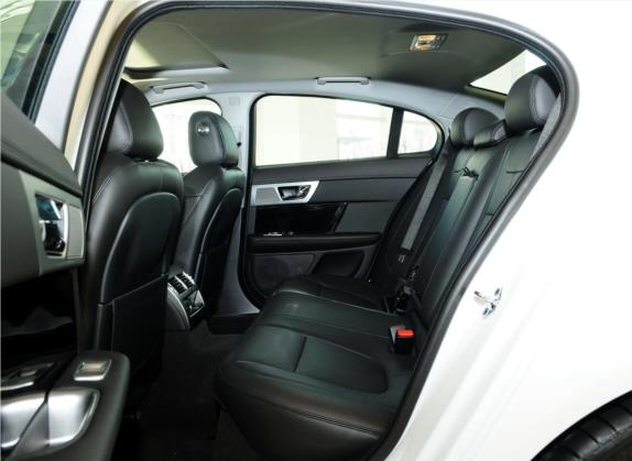 捷豹XF 2014款 XF 3.0 SC Sport Club限量版 车厢座椅   后排空间