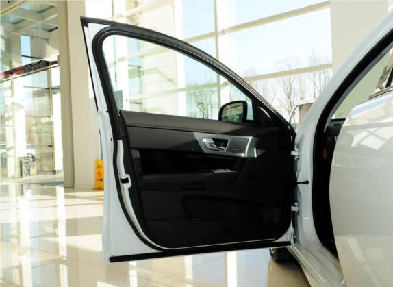 捷豹XF 2014款 XF 3.0 SC Sport Club限量版 车厢座椅   前门板