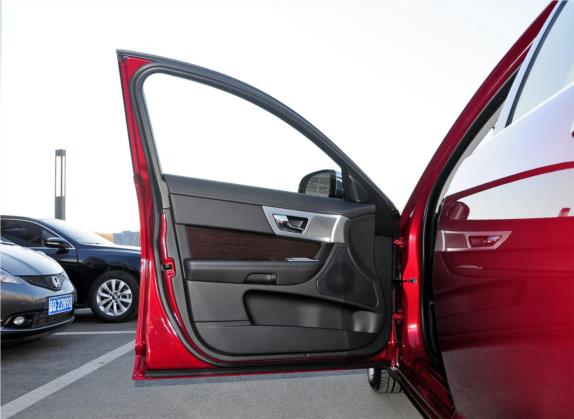 捷豹XF 2014款 XF 2.0T Style Club限量版 车厢座椅   前门板
