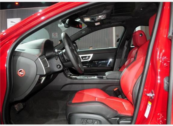 捷豹XF 2015款 XF 3.0 SC R-Sport 奢华版 车厢座椅   前排空间