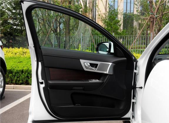 捷豹XF 2015款 XF 2.0T 风华版 车厢座椅   前门板