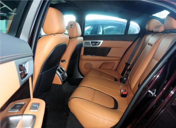 捷豹XF 2015款 XF 2.0T 奢华版 车厢座椅   后排空间