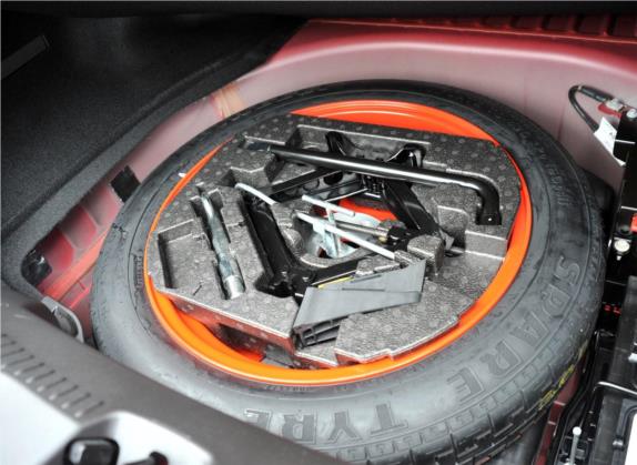 捷豹XF 2015款 XF 3.0 SC R-Sport 豪华版 其他细节类   备胎