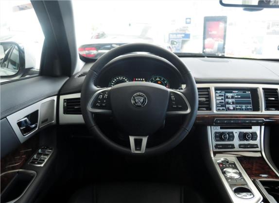 捷豹XF 2015款 XF 2.0T Sportbrake 豪华版 中控类   驾驶位