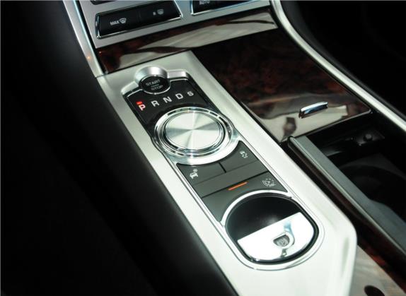 捷豹XF 2015款 XF 2.0T Sportbrake 豪华版 中控类   挡把