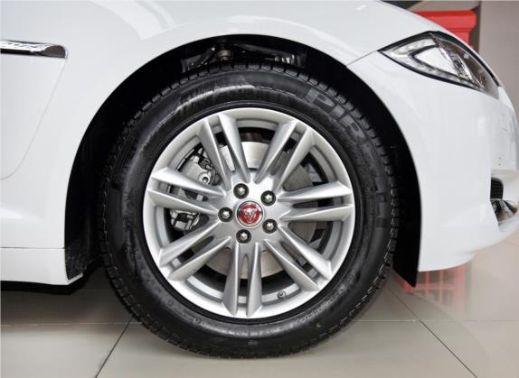 捷豹XF 2015款 XF 2.0T 80周年典藏风华版 其他细节类   前轮