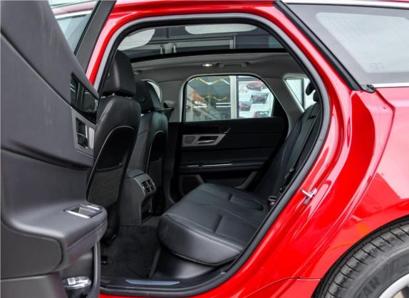 捷豹XF 2018款 XF Sportbrake 2.0T 250PS 两驱风华版 车厢座椅   后排空间