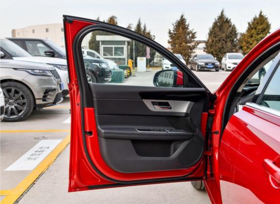 捷豹XF 2018款 XF Sportbrake 2.0T 250PS 两驱风华版 车厢座椅   前门板