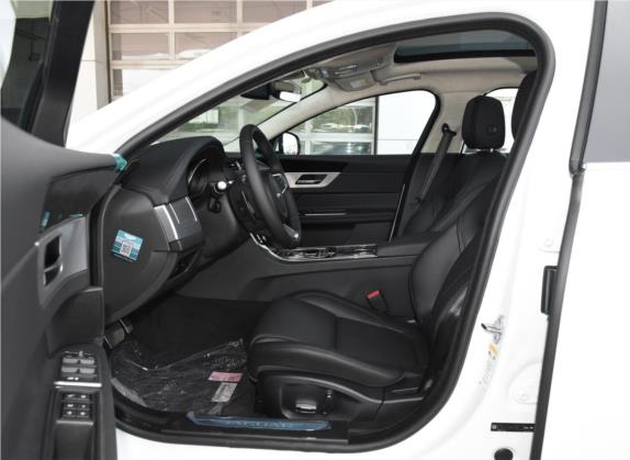 捷豹XF 2019款 XF Sportbrake 25t 两驱风华版 车厢座椅   前排空间