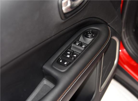 指南者 2017款 200T 自动舒享版 车厢座椅   门窗控制