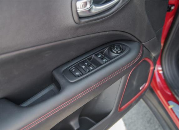 指南者 2017款 200TS 自动高性能四驱版 车厢座椅   门窗控制