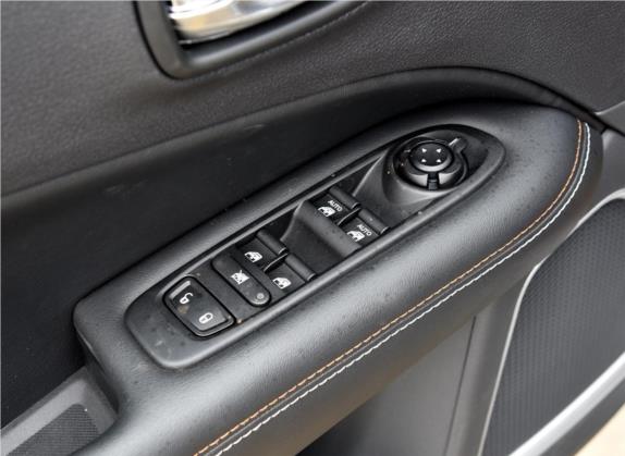 指南者 2017款 200T 自动悦享版 车厢座椅   门窗控制