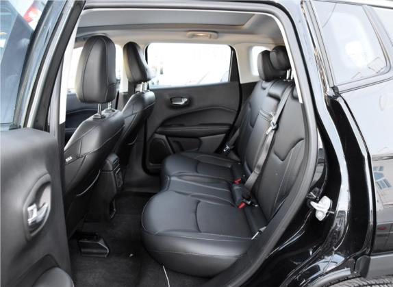 指南者 2019款 200T 自动家享四驱-互联大屏版 车厢座椅   后排空间