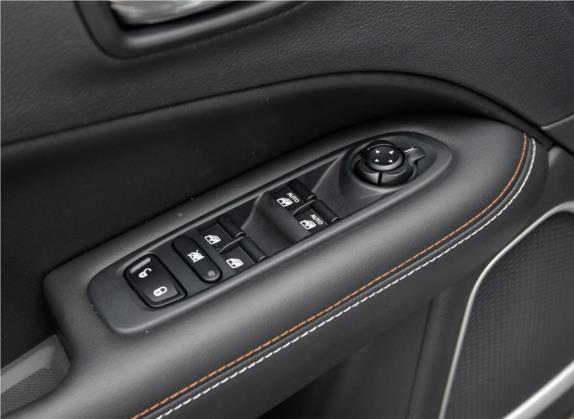 指南者 2019款 220T 自动悦享版 车厢座椅   门窗控制