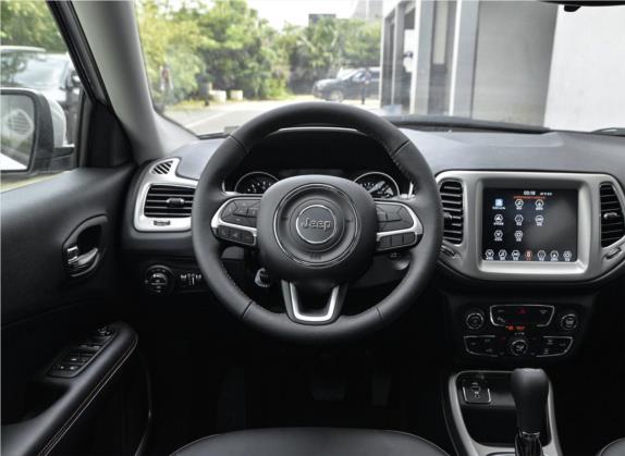 指南者 2019款 200TS 自动优享-互联大屏版 中控类   驾驶位