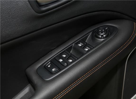 指南者 2020款 220T 自动四驱精英版 车厢座椅   门窗控制