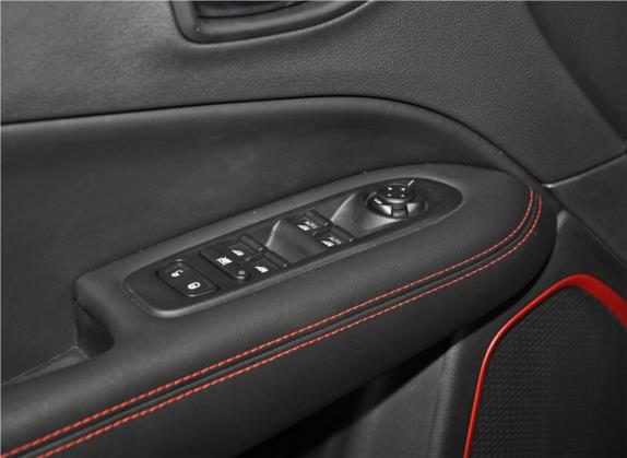 指南者 2020款 220T 自动四驱高性能旗舰版 车厢座椅   门窗控制