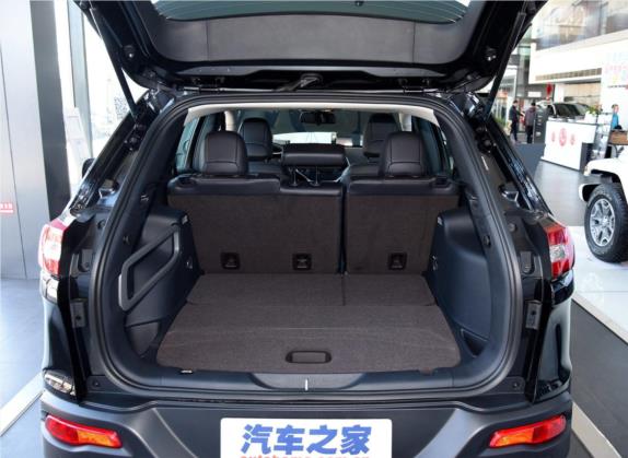 自由光 2016款 2.4L 专业版 车厢座椅   后备厢