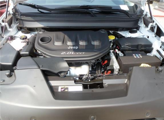 自由光 2016款 2.0L 领先版 其他细节类   发动机舱