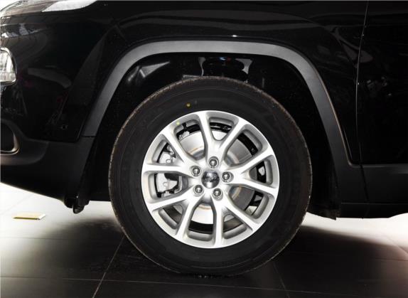 自由光 2016款 2.0L 优越版 其他细节类   前轮