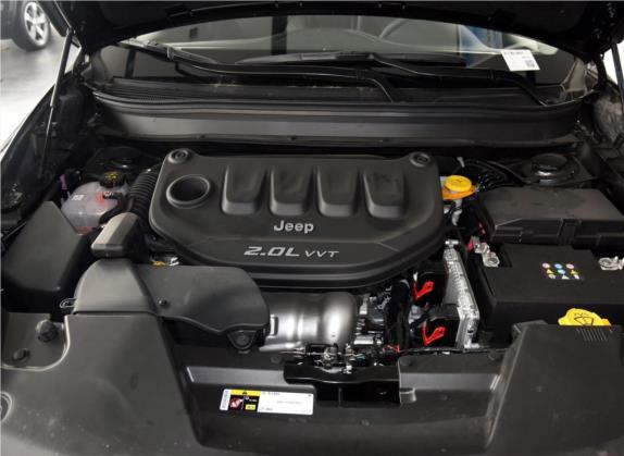 自由光 2016款 2.0L 优越版 其他细节类   发动机舱