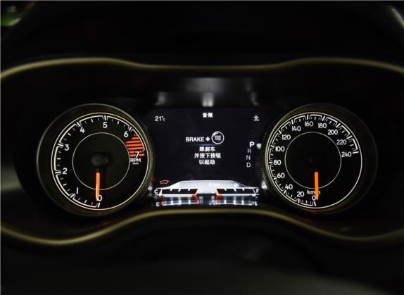 自由光 2016款 2.0L 优越版 中控类   仪表盘