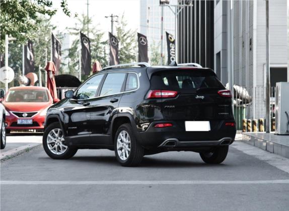 自由光 2017款 2.4L 领先智能版 外观   斜后
