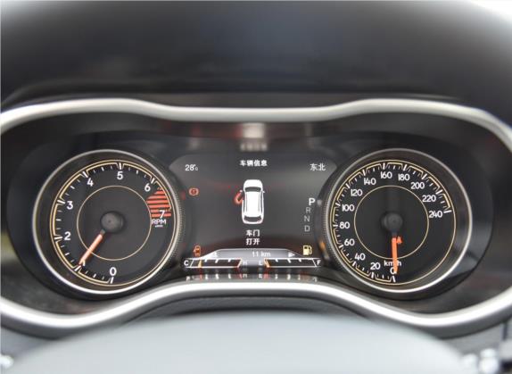 自由光 2017款 2.4L 领先智能版 中控类   仪表盘