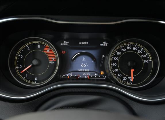 自由光 2019款 2.0T 两驱智享版 国V 中控类   仪表盘