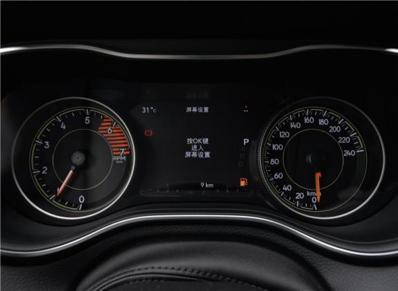 自由光 2019款 2.0T 两驱智享版 国VI 中控类   仪表盘