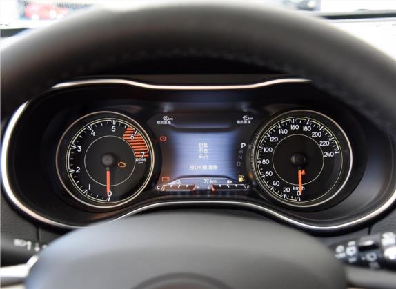 自由光 2019款 2.0T 两驱越享版 国V 中控类   仪表盘